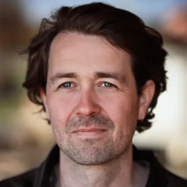 Billede af "Det meste af tiden ender man med at befinde sig i et helt absurd univers, som de fleste er enige om at betragte som helt normalt"