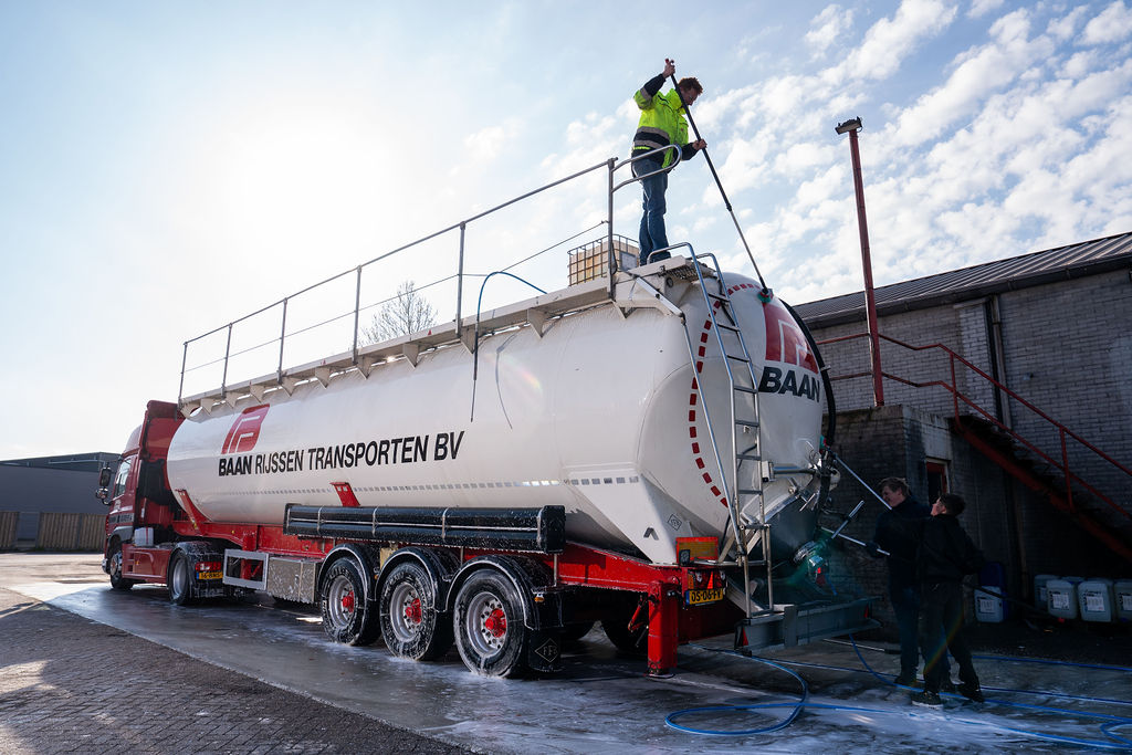 Interior caretaker at Baan Rijssen Transporten — keeping the bulk tankers in top condition