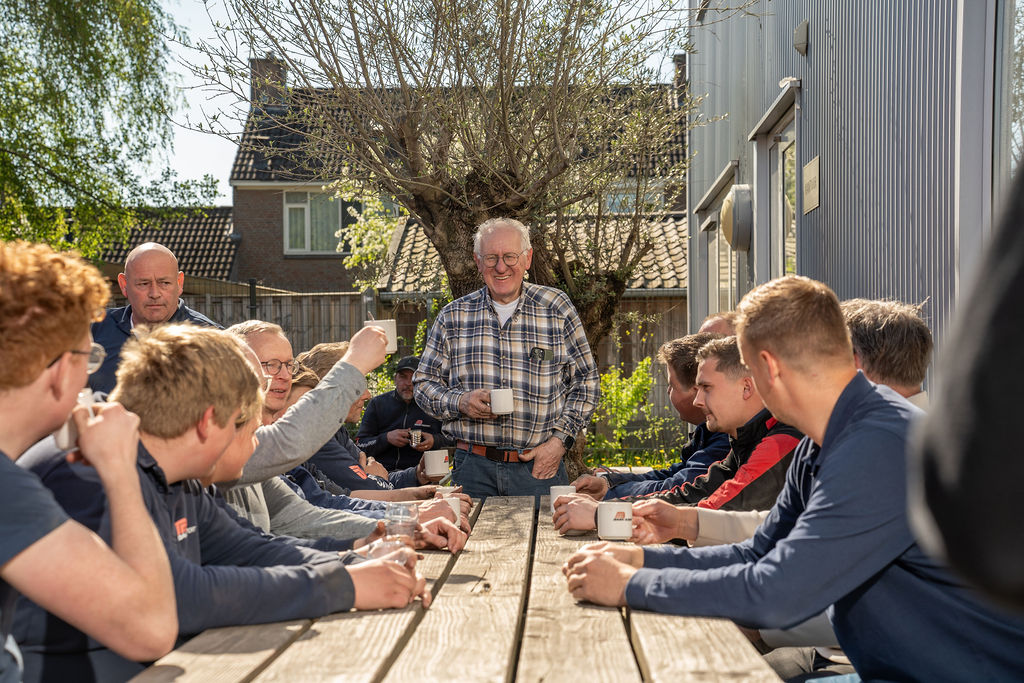 Senior Planner team van Baan Rijssen Transporten in gesprek tijdens werkoverleg