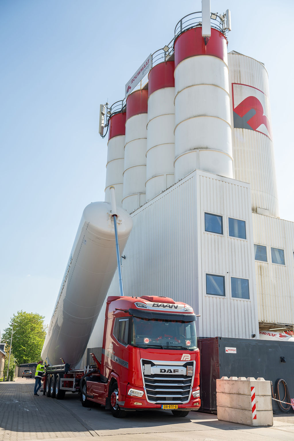 Downloads en documenten van Baan Rijssen Transporten — bedrijfsvoertuig op locatie