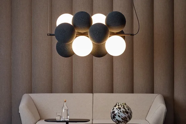 Abstracta akoestische hanglamp voor projectinrichting