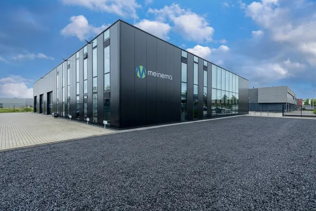 Meinema Projectinrichting Showroom in Oostzaan met pantoormeubelen en projectinrichting.