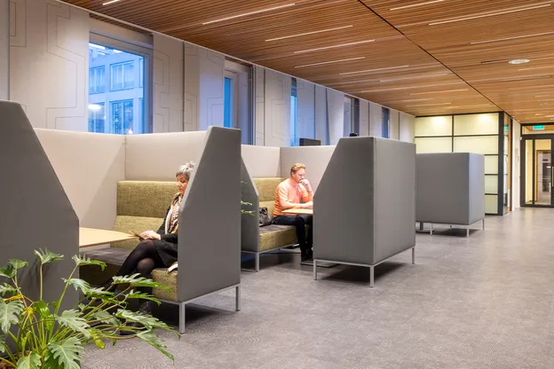 Bricks Meeting vergaderopstelling voor flexibel overleg in moderne kantooromgevingen