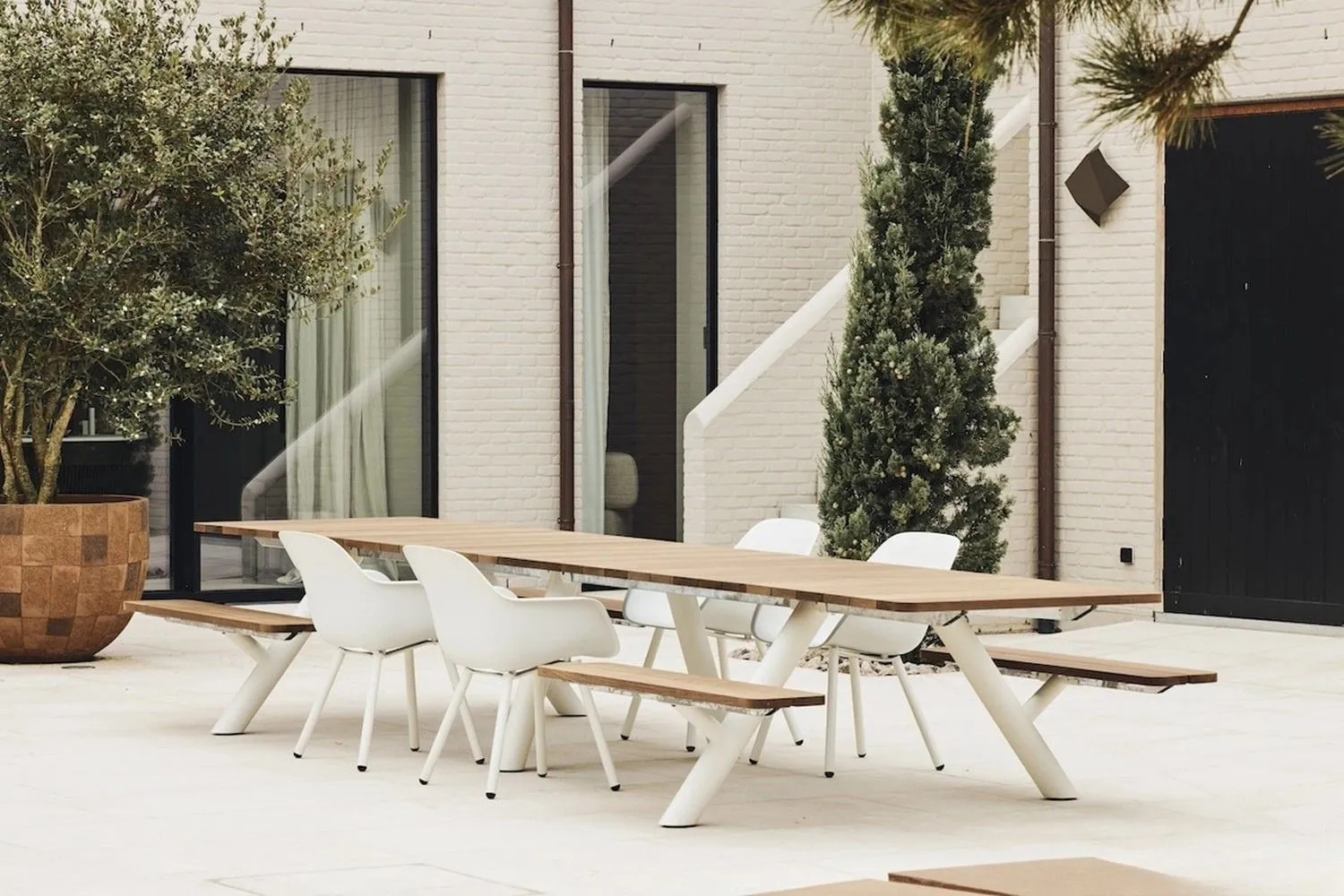 Design buitenmeubilair van Extremis voor in projectinrichting