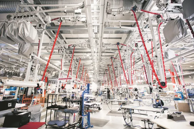 De fabriek van Flokk BMA, waar ergonomische bureaustoelen gemaakt worden.