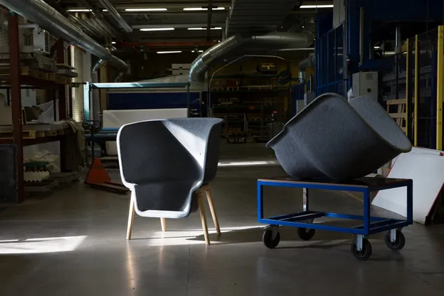 De Vorm meubel fabriek met meubels gemaakt van Gerecycled petfelt.