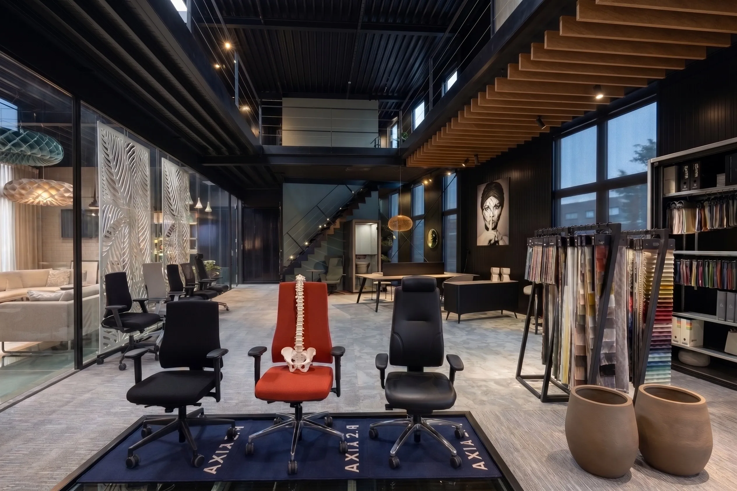Meinema showroom voor projectinrichting en kantoorinrichting