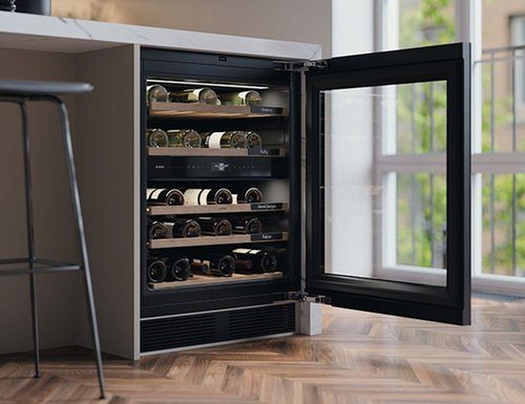 38 Bottles capacity
