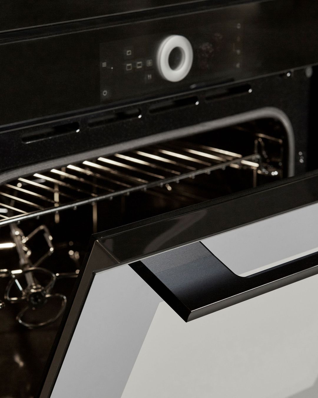 V-ZUG Combair V2000 Black Glass