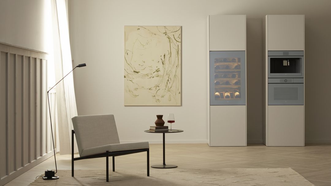 V-ZUG wine cooler, coffee machine and steam oven