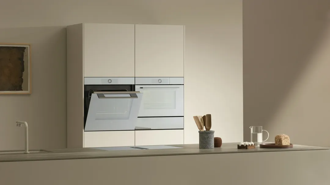 V-ZUG Combair V2000 Platinum mirror glass