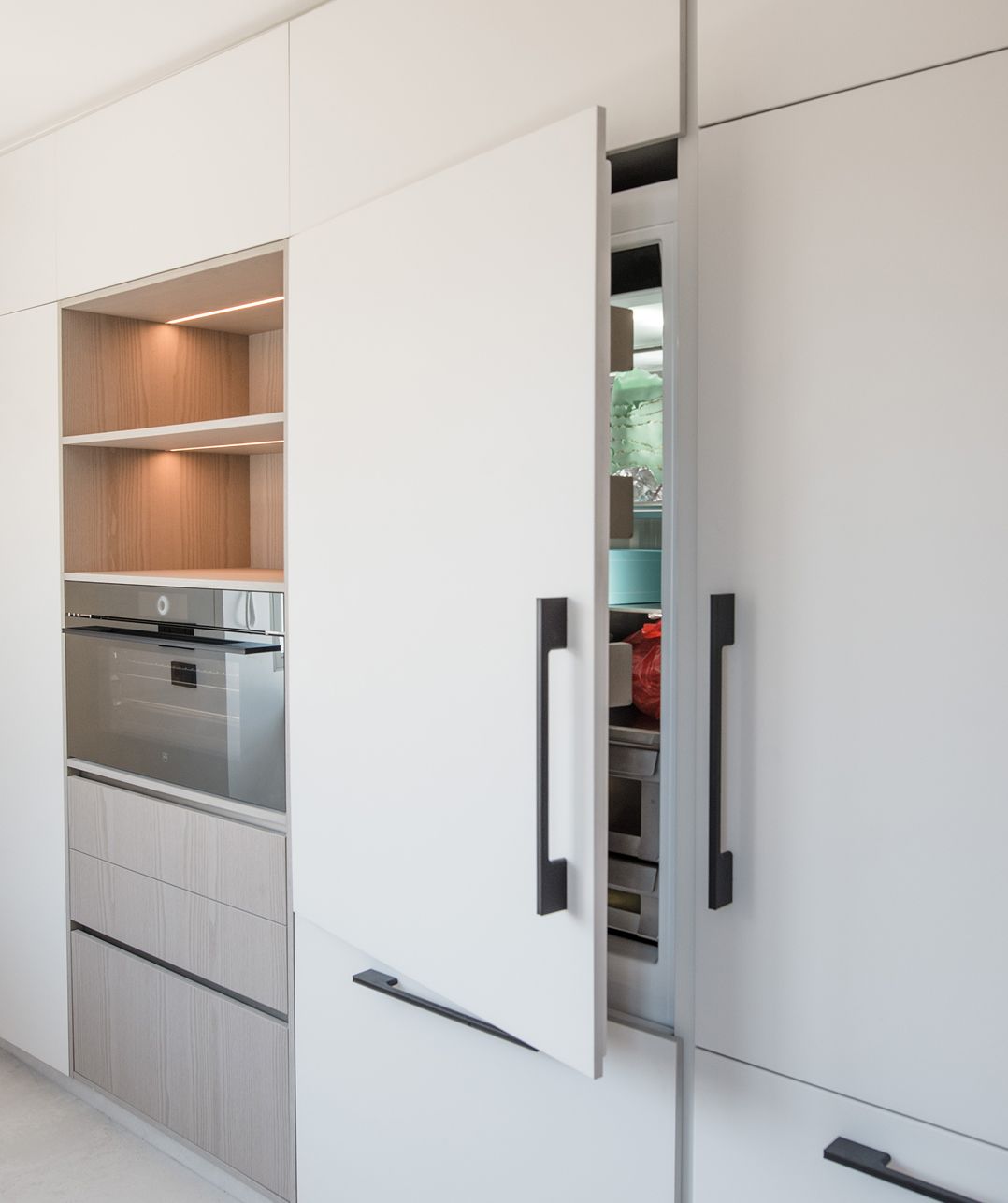 Fully integrated V-ZUG CombiCooler Supreme behind cabinetry, Beit Meri