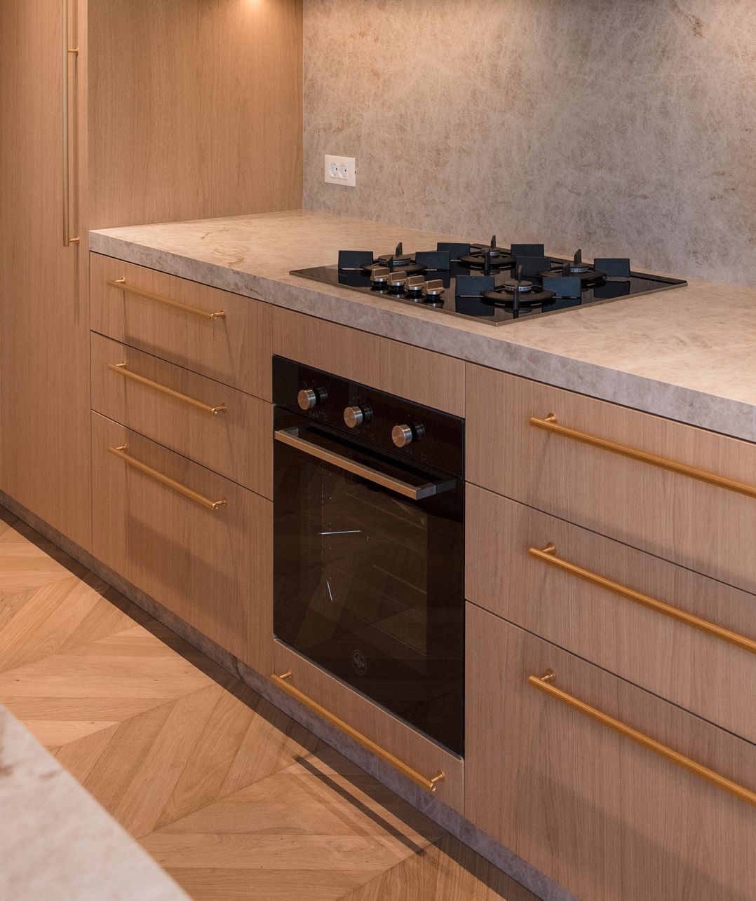 Ivory Oak and fluted off-white kitchen in Batroun by Kitchen Avenue