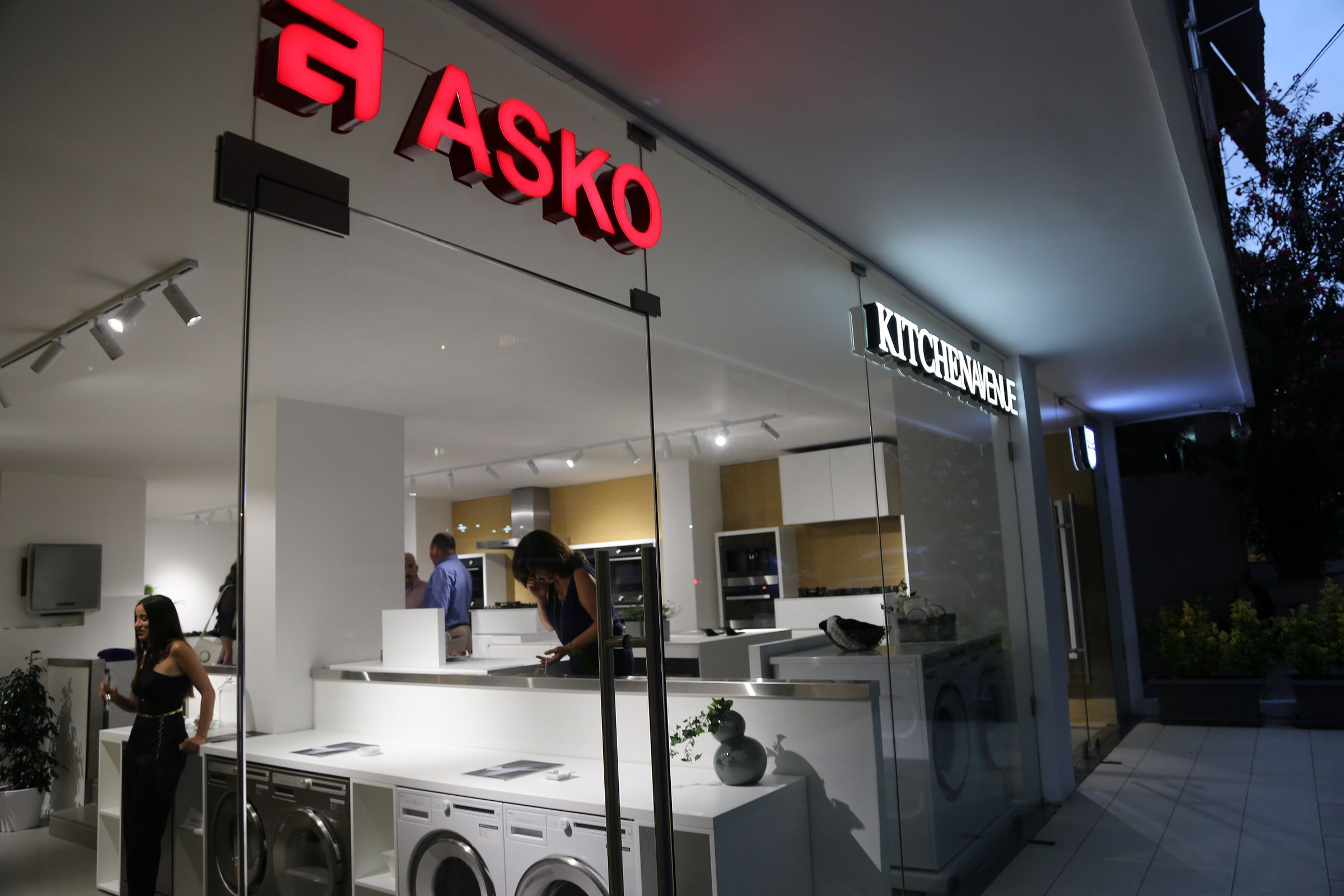 Kitchen Avenue Expands to Hamra