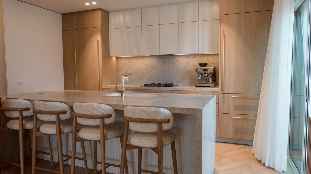 Ivory Oak kitchen in Batroun, view 3