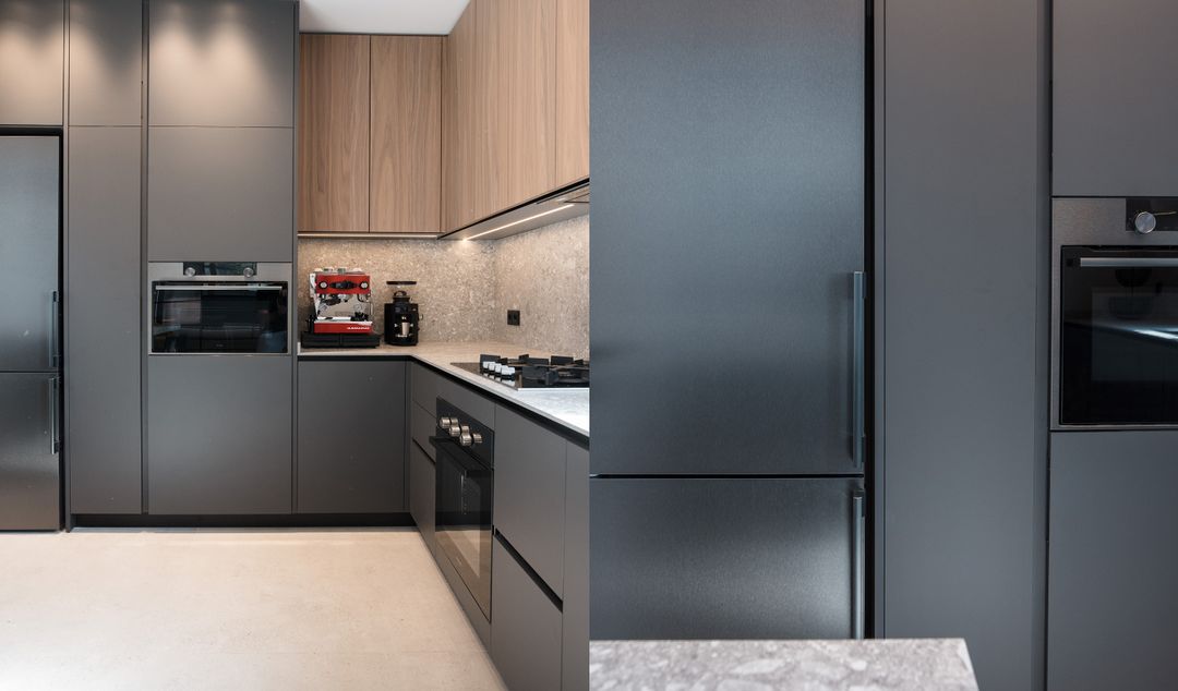 Walnut and graphite kitchen in Sin El Fil, view 4