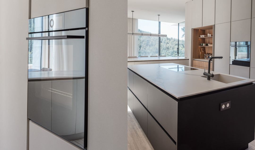 Frozen walnut kitchen in Cornet Chehwan, view 4