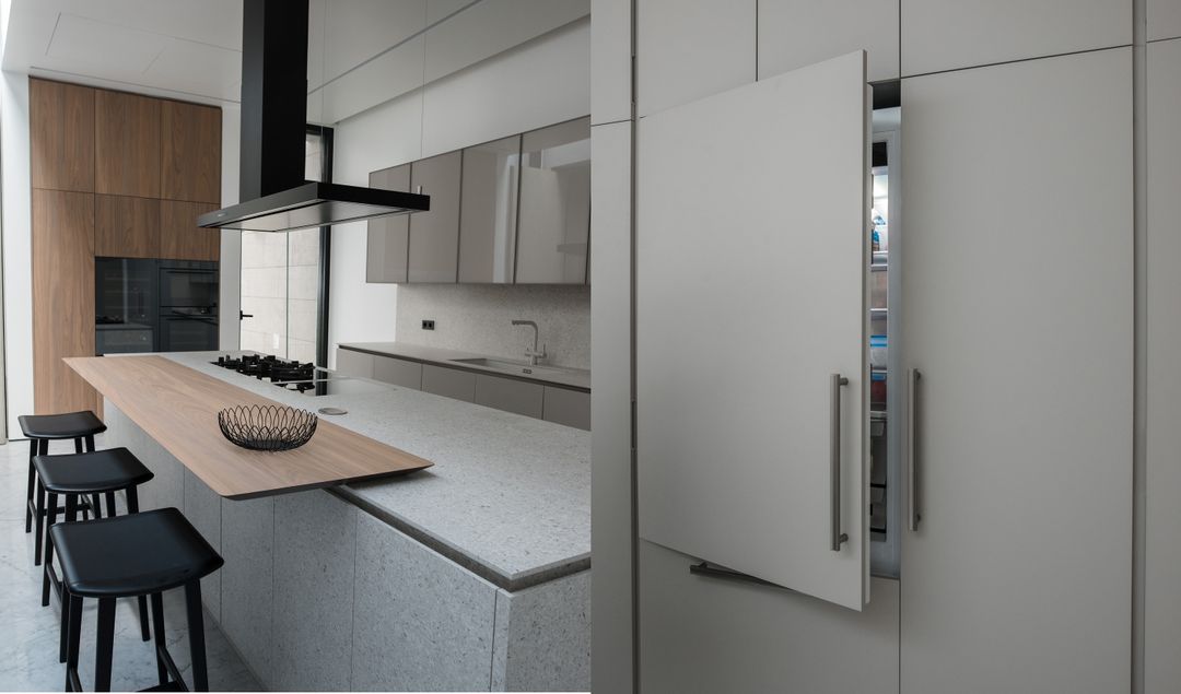 Crystal Sabbia and frozen walnut kitchen in Cornet Chehwan, view 4