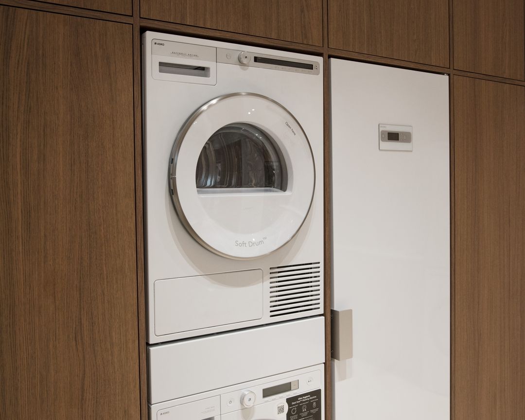 Oak laundry room in the showroom, view 6