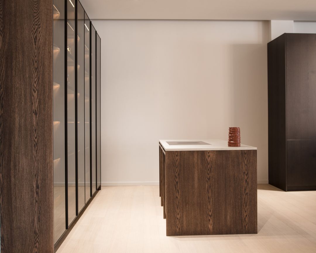 Glass showroom kitchen, view 6