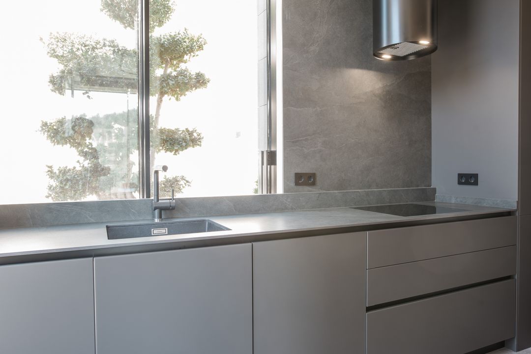 Desert Oak kitchen in Cornet Chehwan, view 6