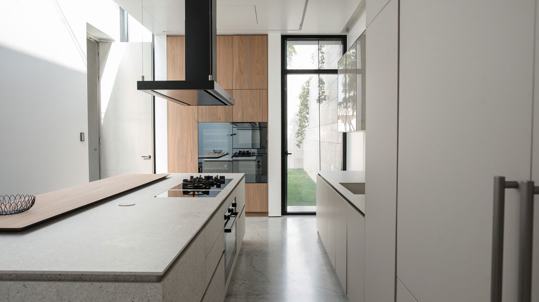 Crystal Sabbia and frozen walnut kitchen in Cornet Chehwan, view 3