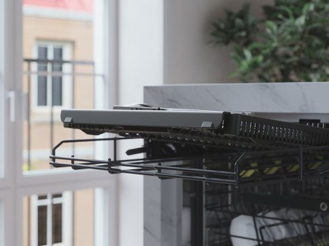 Top cutlery tray