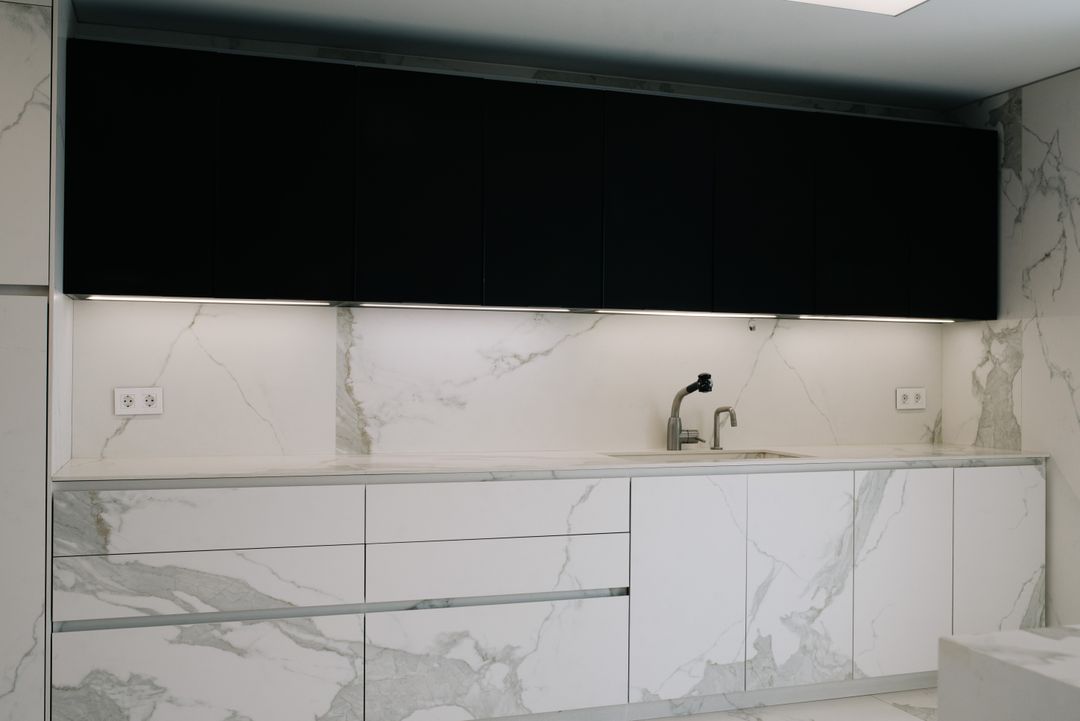Neolith Statuario kitchen in Ashrafieh, view 6
