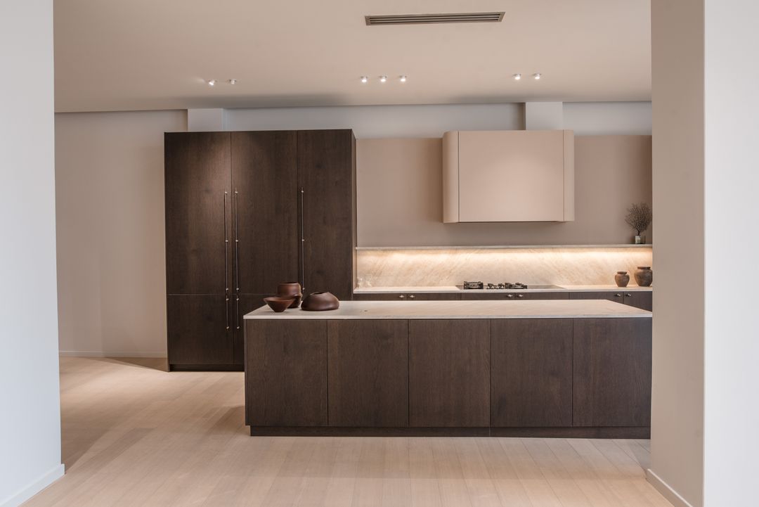 Burley oak showroom kitchen, view 3