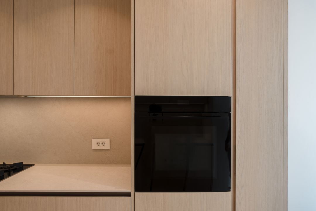 ASKO oven and V-ZUG wine cooler in Ivory Oak cabinetry, Beit Meri