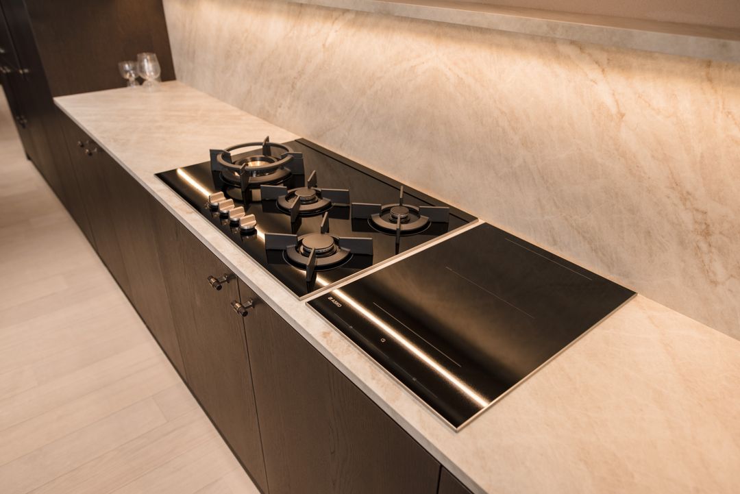 ASKO 80 cm gas hob and 38 cm induction hob, burley oak showroom kitchen