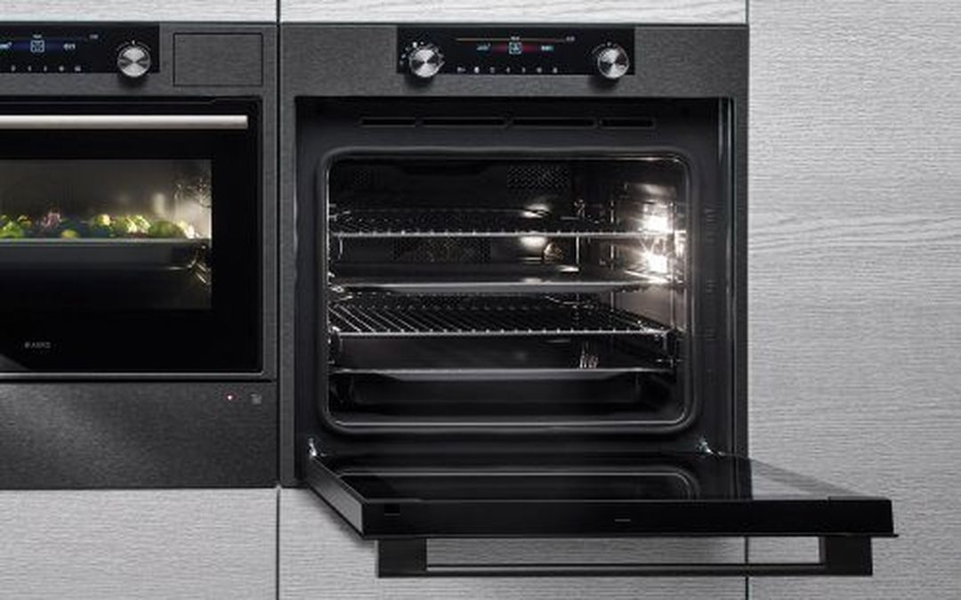 ASKO Pyrolytic Craft Oven - Soft closing