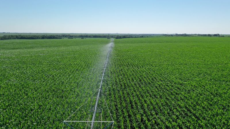Uniform irrigation pattern across a broad field under real field conditions
