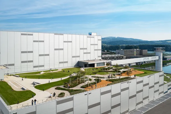 Hafenpark Linz: Viel Platz und Schiffe zum Schauen