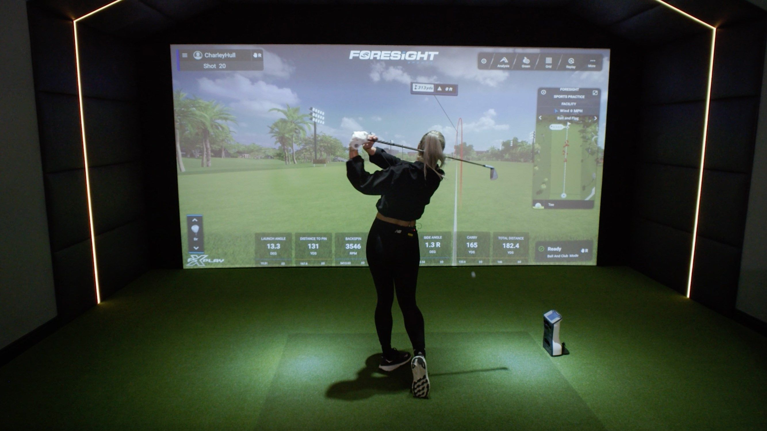 Optoma projection used in golf simulation experience