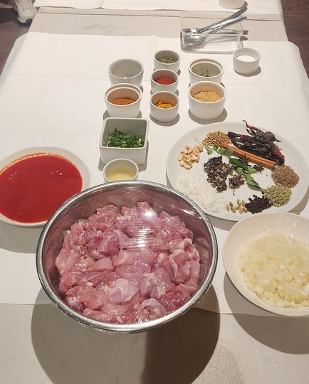 Culture Share: Making Chettinad Chicken (photo 7)