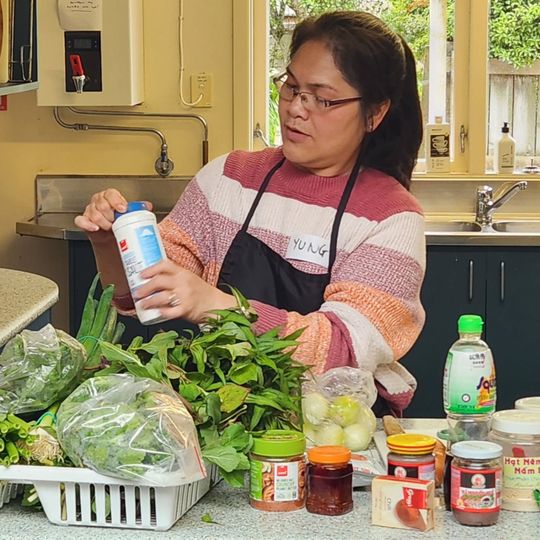 Culture Share: Making Vietnamese Bún Bò Huế (photo 5)