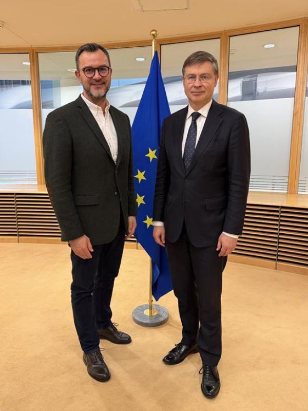 AGRIVI CEO Matija Žulj with Commissioner Valdis Dombrovskis at the EU Implementation Dialogue on Agricultural Farm Statistics, Berlaymont, Brussels, 24 March 2026