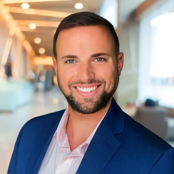 LinkedIn headshot example #6, real photo enhanced by AI