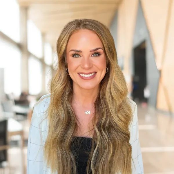 LinkedIn headshot example: placement mockup, real photo enhanced by AI