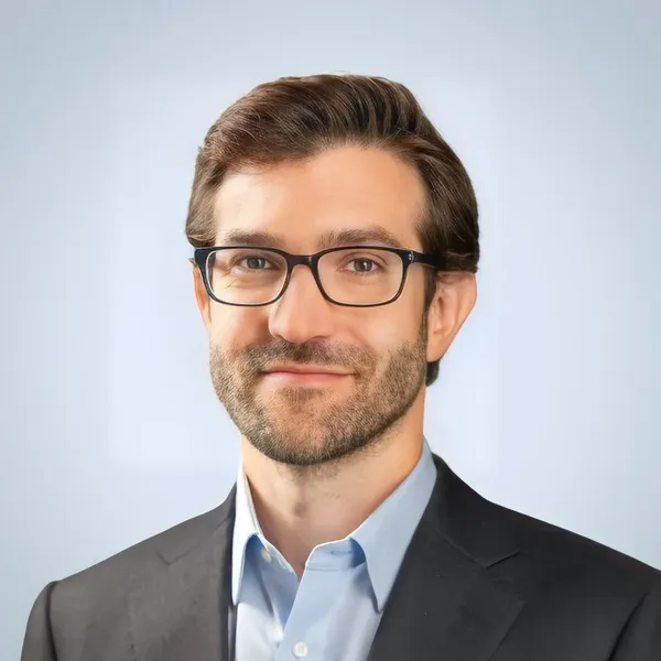LinkedIn headshot example #17, real photo enhanced by AI
