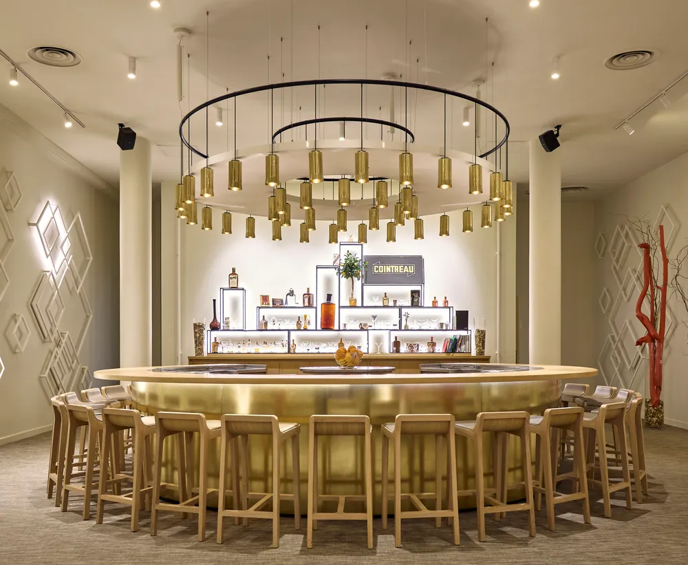 Round bar at Le Carré, Angers
