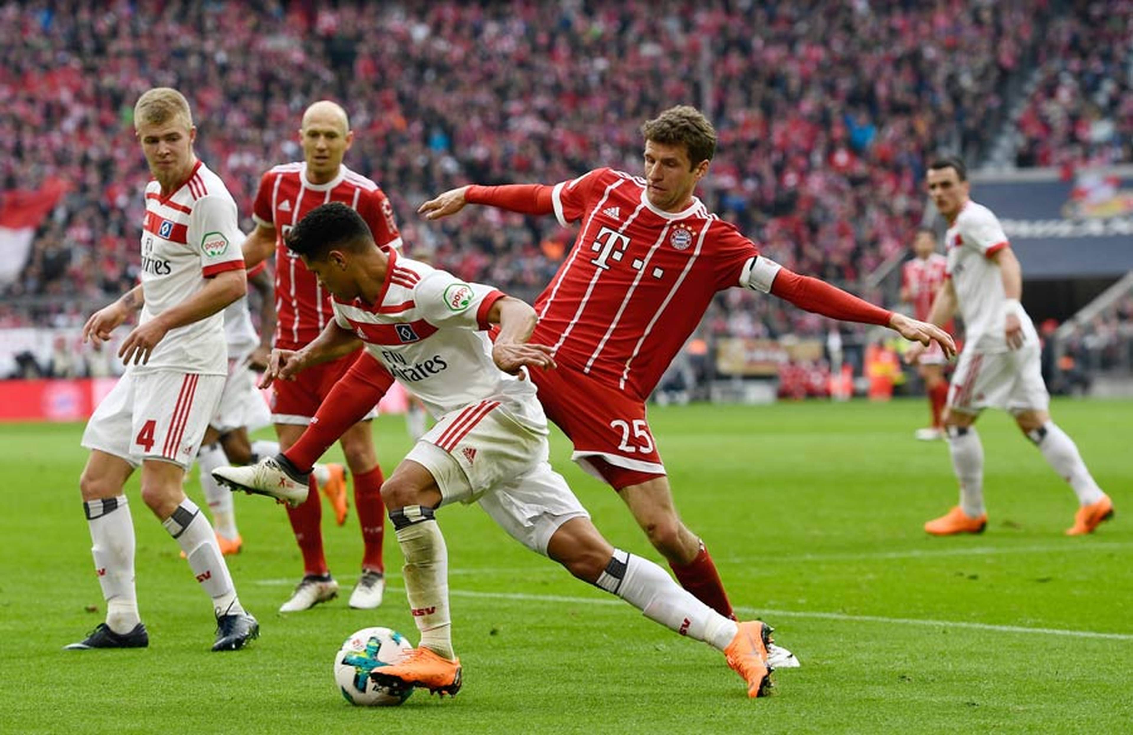 Douglas Santos played the whole match at the back, but provided HSV’s only shot of the game.