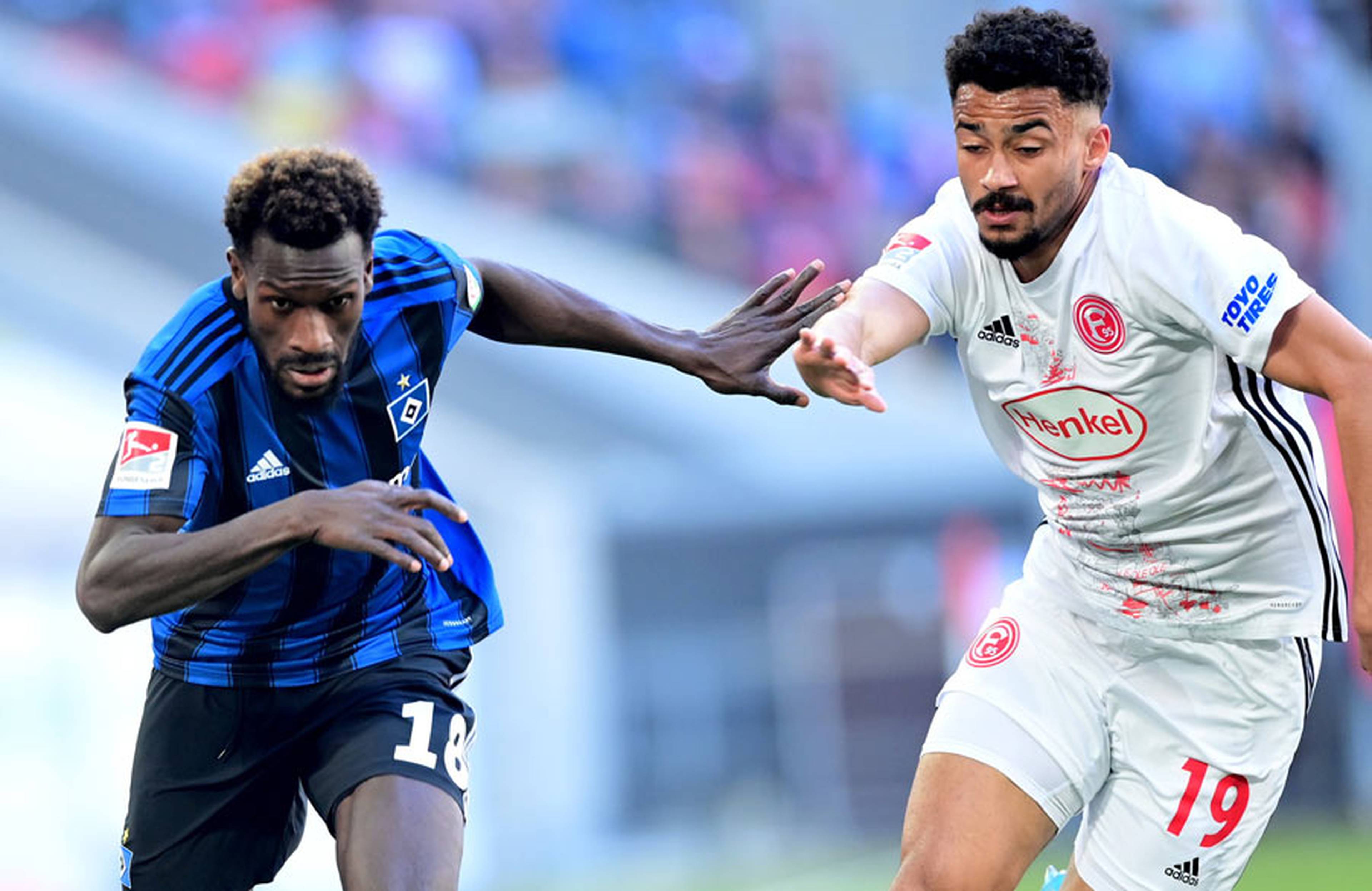 Emmanuel Iyoha, hier im Zweikampf mit Bakery Jatta, hatte kurz vor dem Halbzeitpfiff die große Chance auf die 1:0-Führung. 