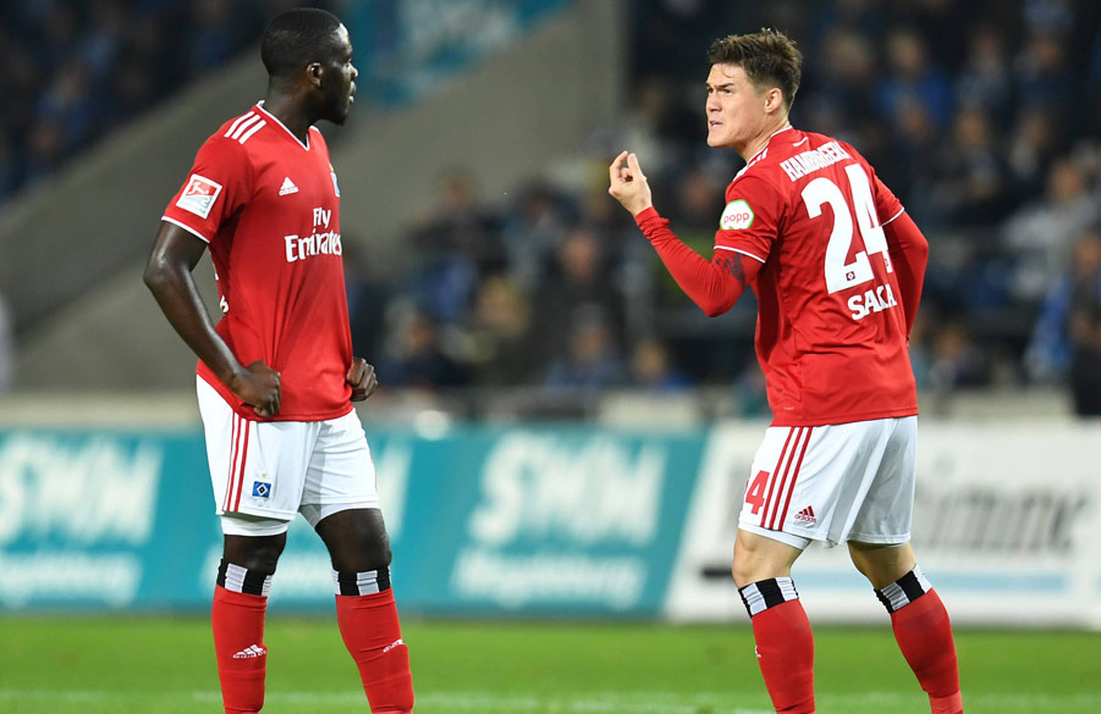 Gotoku Sakai coacht Orel Mangala.