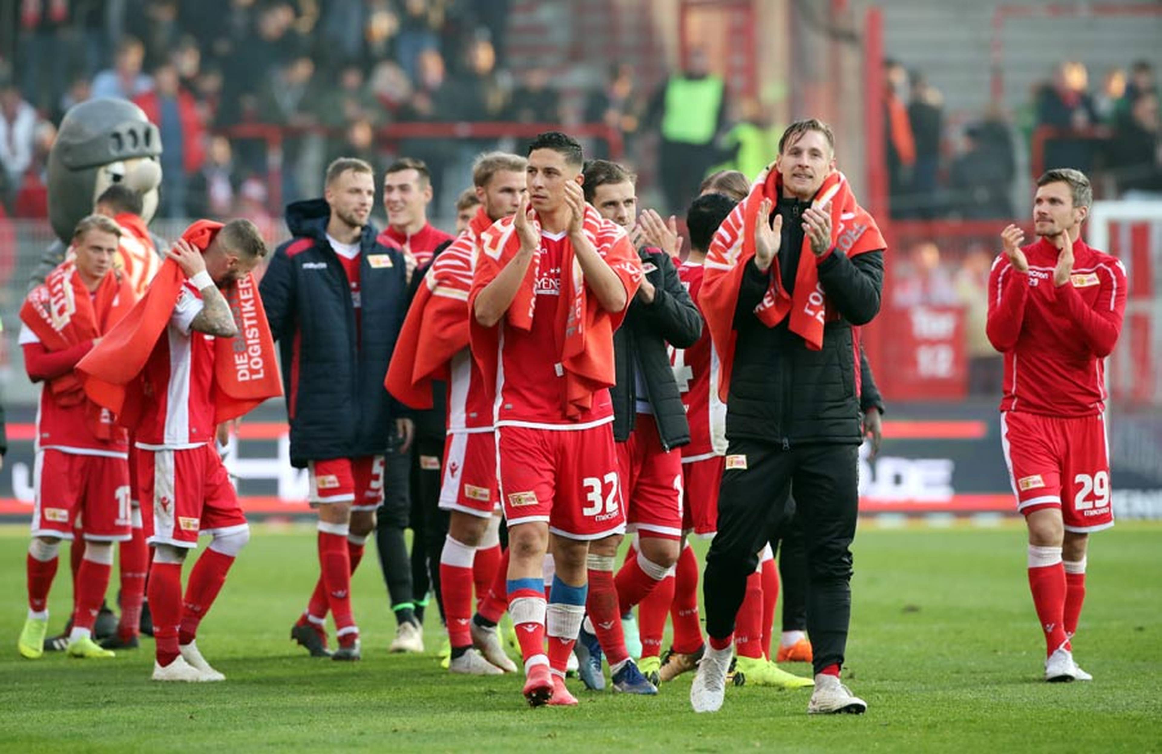 Die Spieler von Union Berlin jubeln.