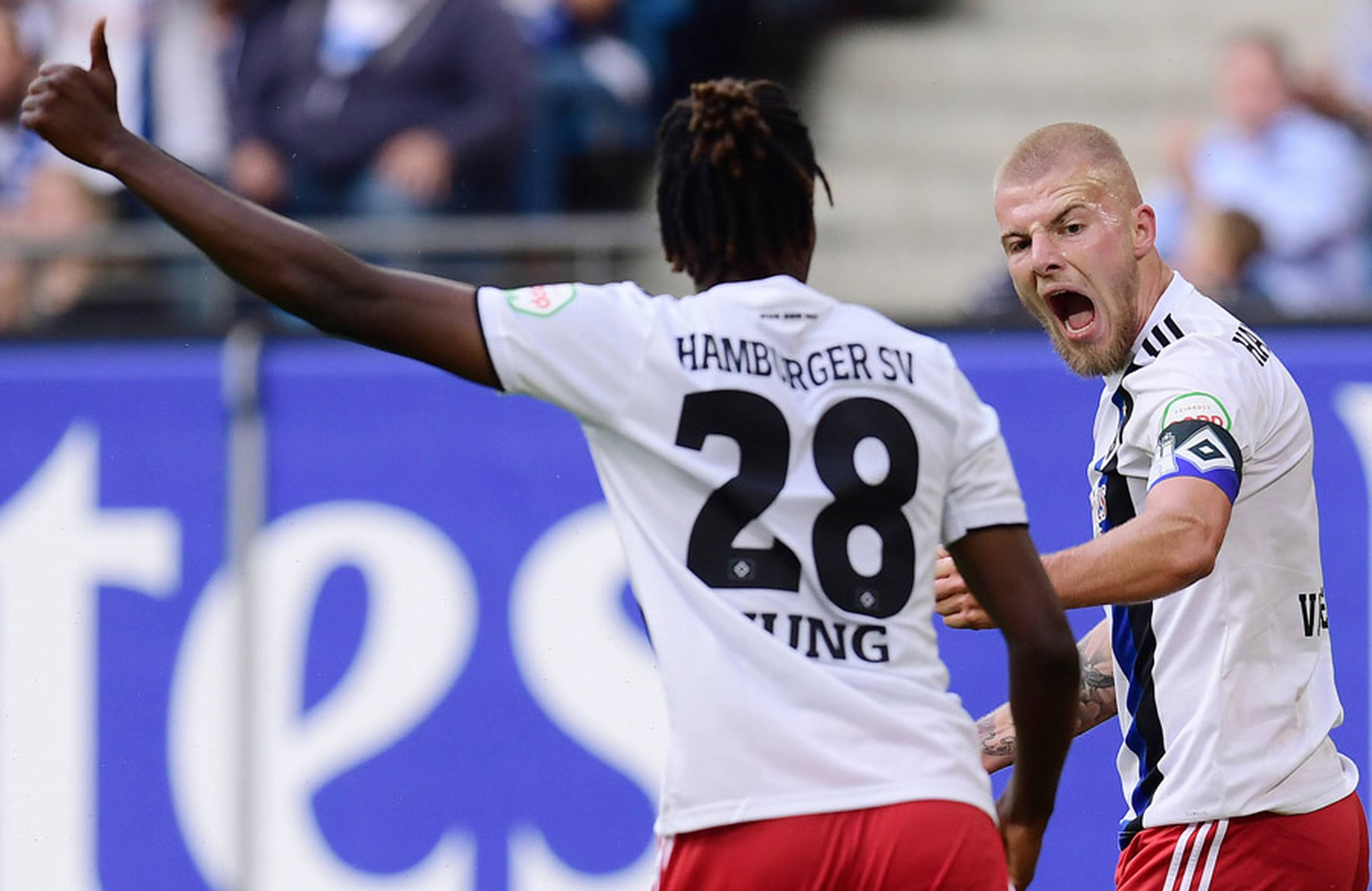 Rick van Drongelen und Gideon Jung stehen beim Heimspiel motiviert auf dem Platz.
