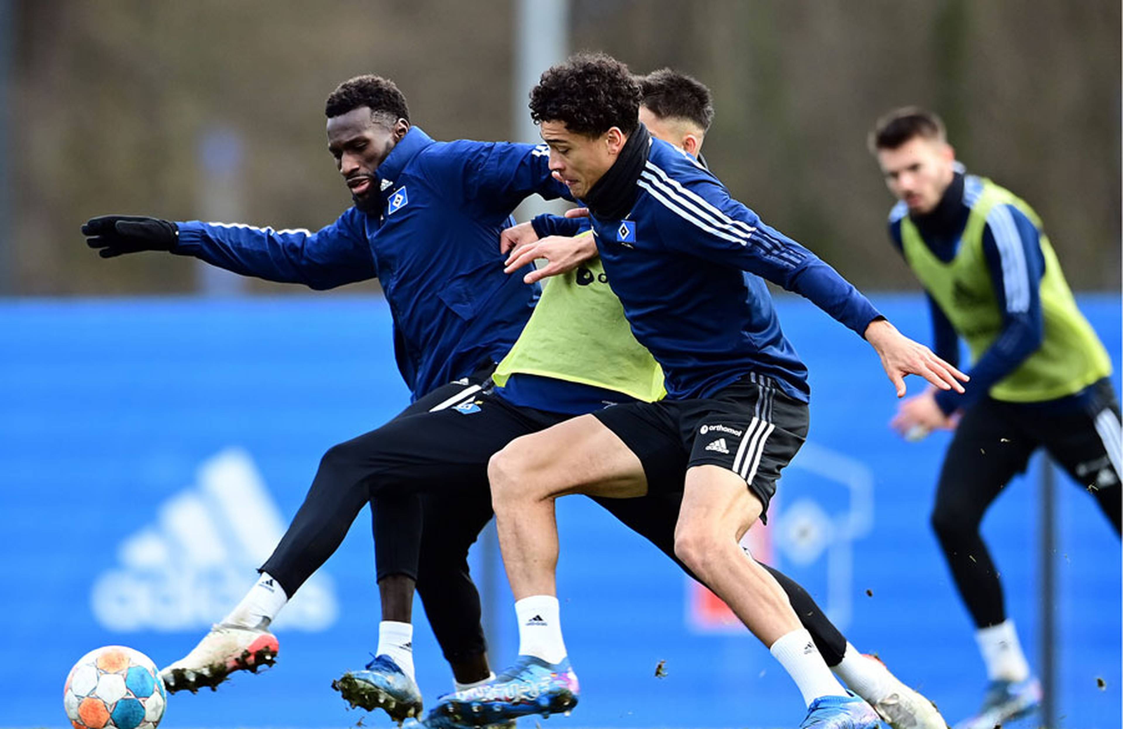 Auch wenn die Pause nur kurz war, erwarten die Rothosen intensive Einheiten. Erst im Volkspark, dann im Trainingslager.