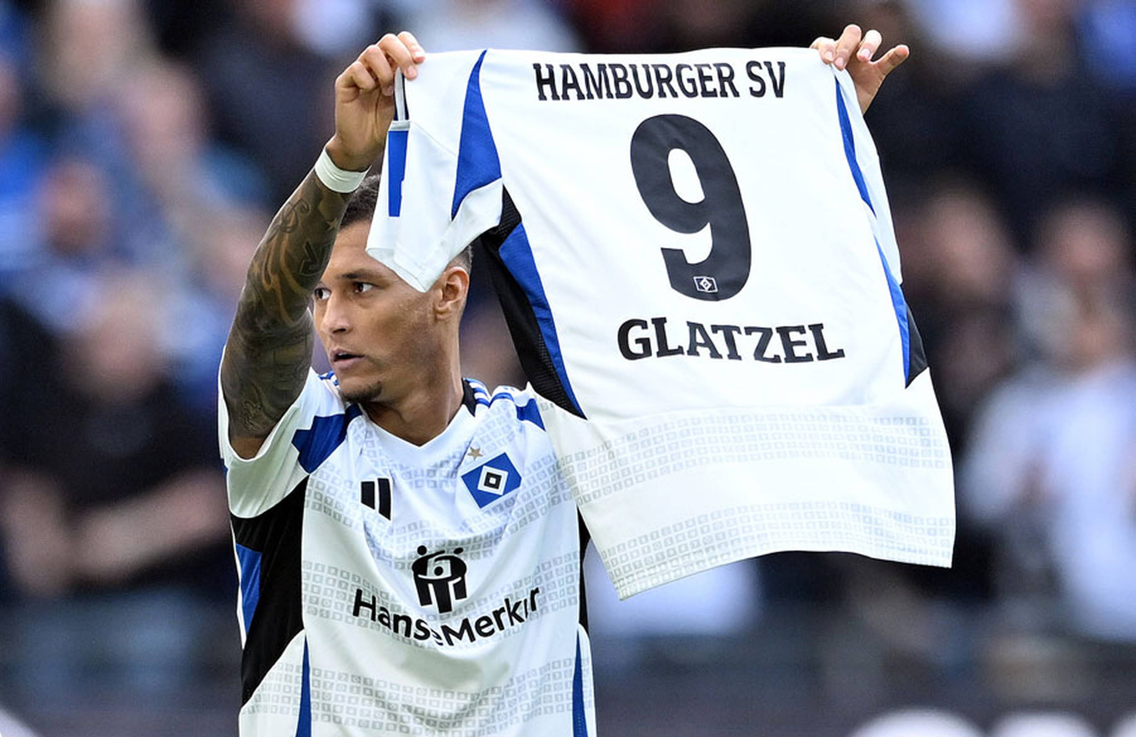 Teamspirit in Reinkultur: Davie Selke widmet sein Tor dem verletzten Robert Glatzel.