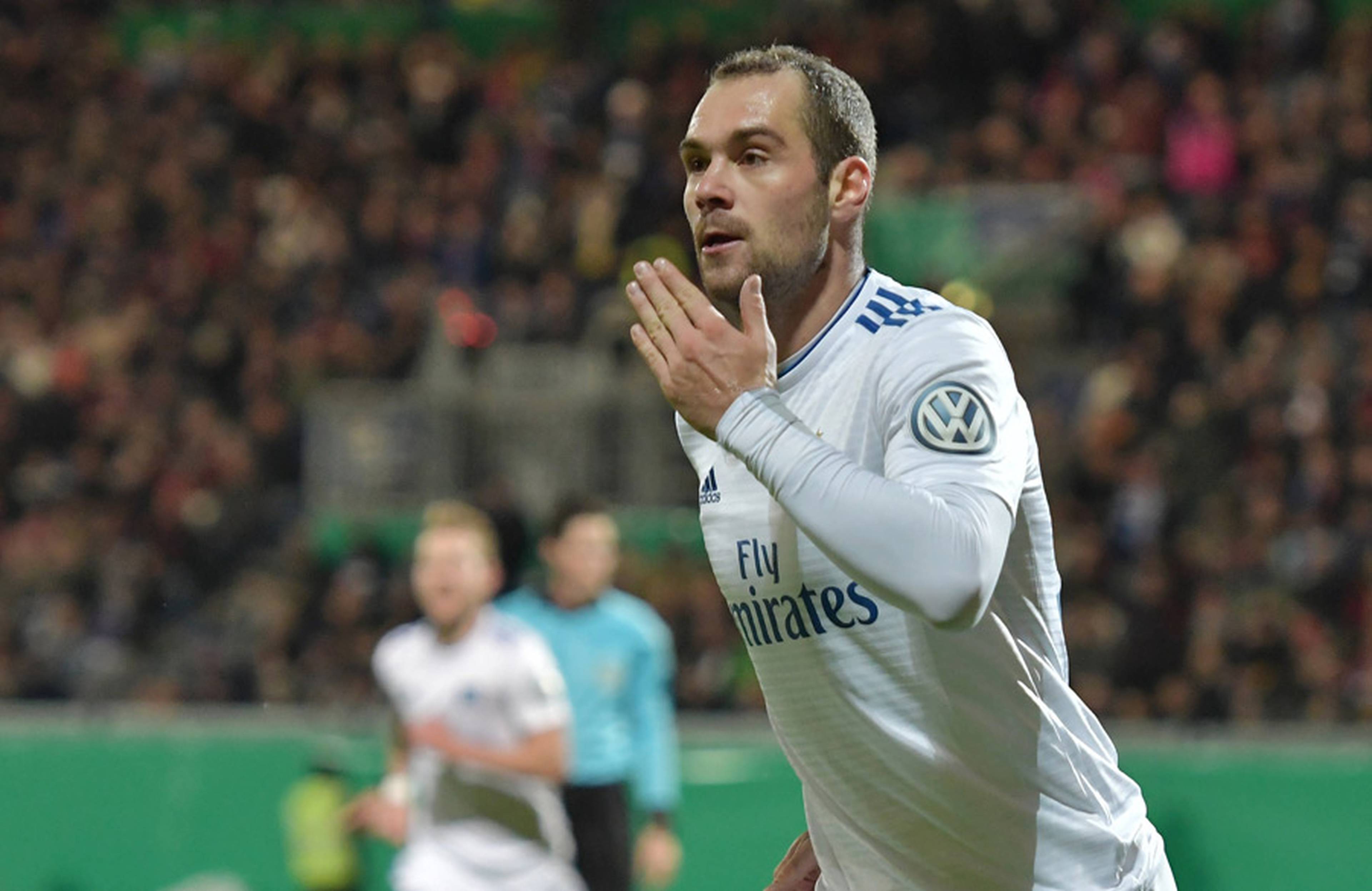 Lasogga jubelt.